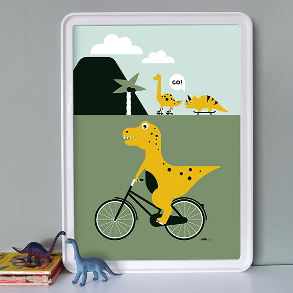 Poster XL Dino op de fiets kinderkamer - olijf groen