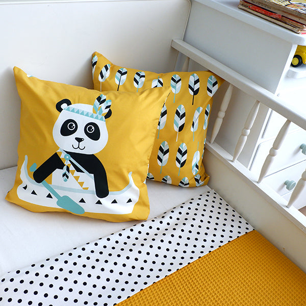 Kussen kinderkamer Panda Indiaan - oker geel (inclusief binnenkussen)