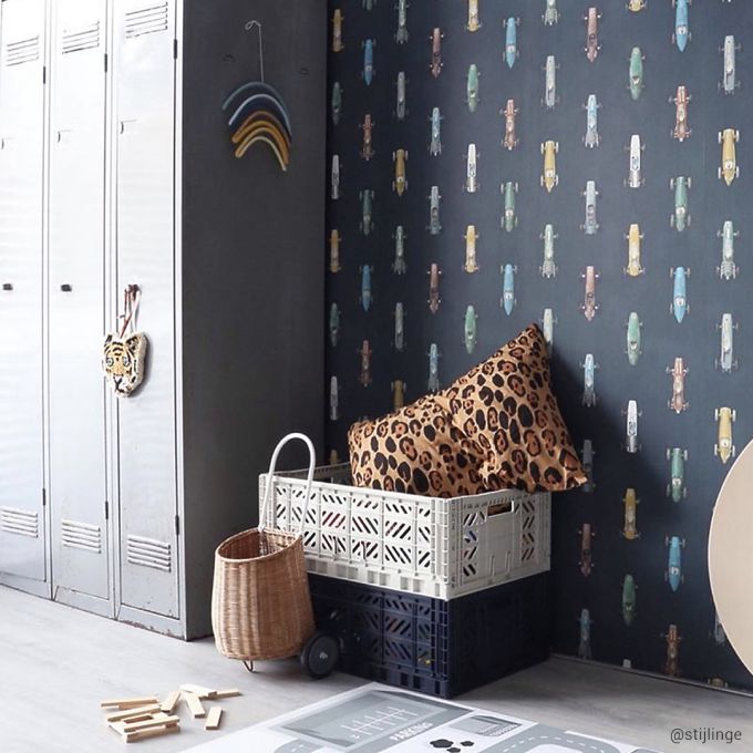 Vintage raceauto behang - donker