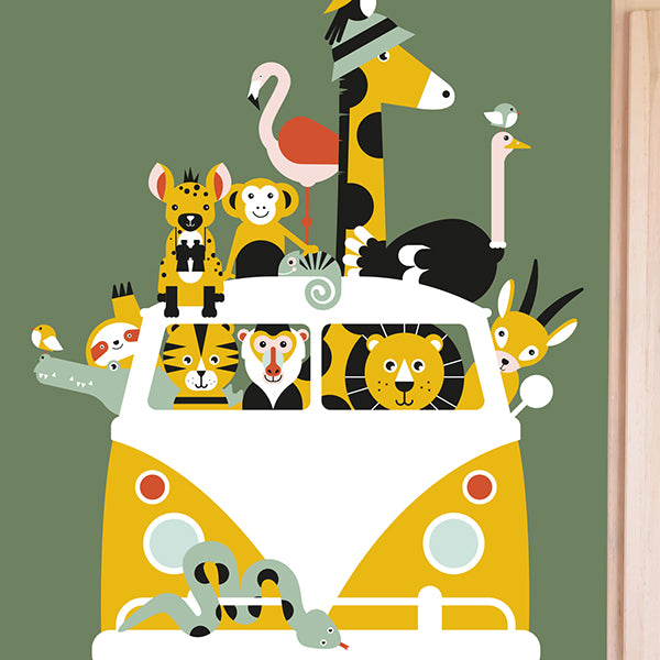 Behang Busje op safari kinderkamer olijf groen