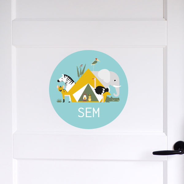 Deursticker rond Tent Wildlife met naam - licht blauw