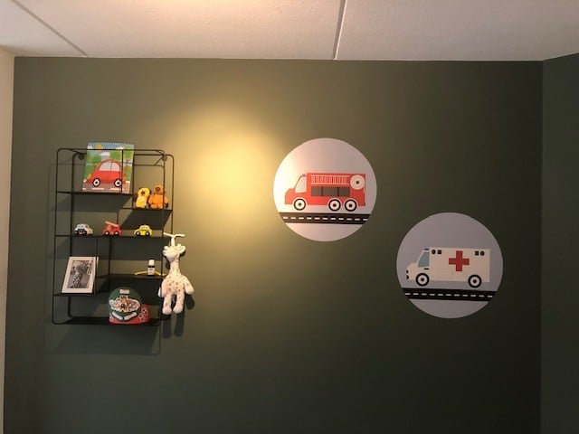 Muursticker kinderkamer - ziekenauto