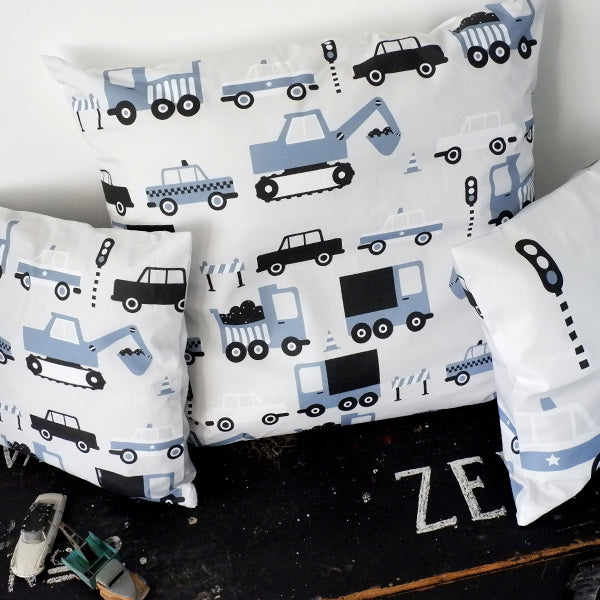Kussen XL kinderkamer - auto voertuigen jeans blauw