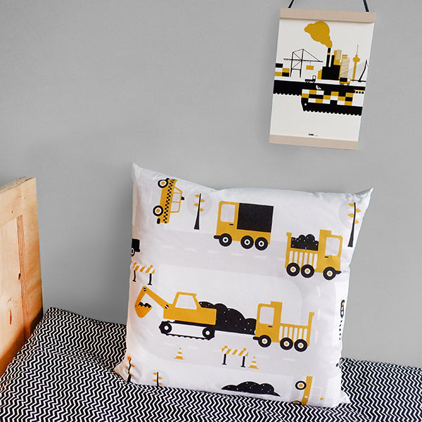 Kussen XL kinderkamer - auto voertuigen oker