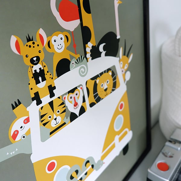 Poster kinderkamer VW bus met safari jungle dieren - olijfgroen