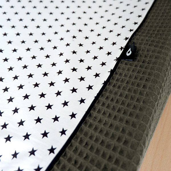 Aankleedkussenhoes wafelstof vintage groen - ster zwart