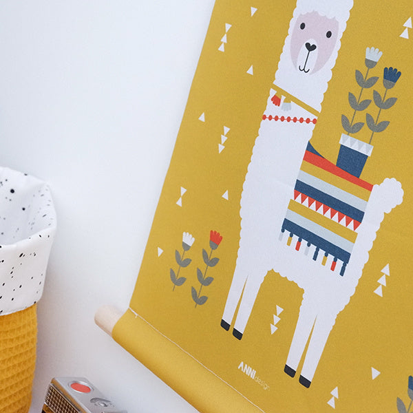 Textielposter kinderkamer Lama - oker