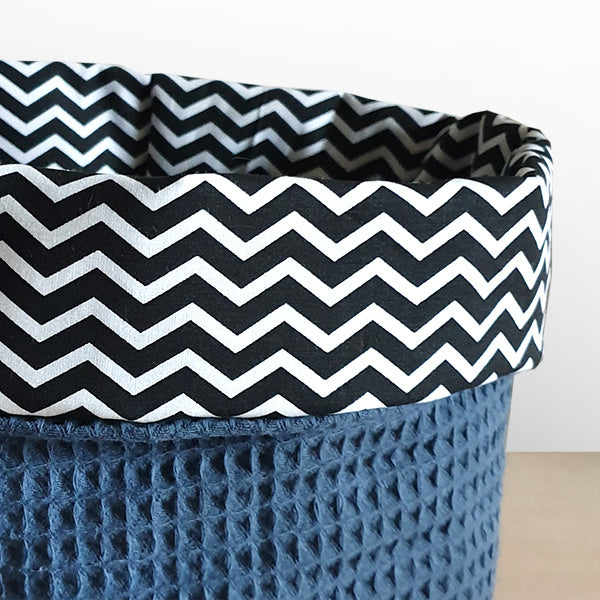 Commodemandje wafelstof donker oud blauw - zigzag zwart wit