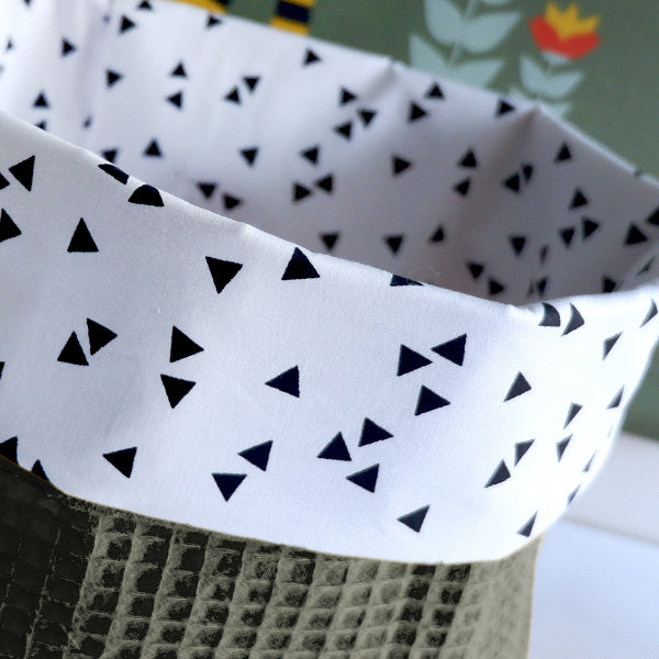 Commodemandje wafelstof vintage groen - zwart wit triangel