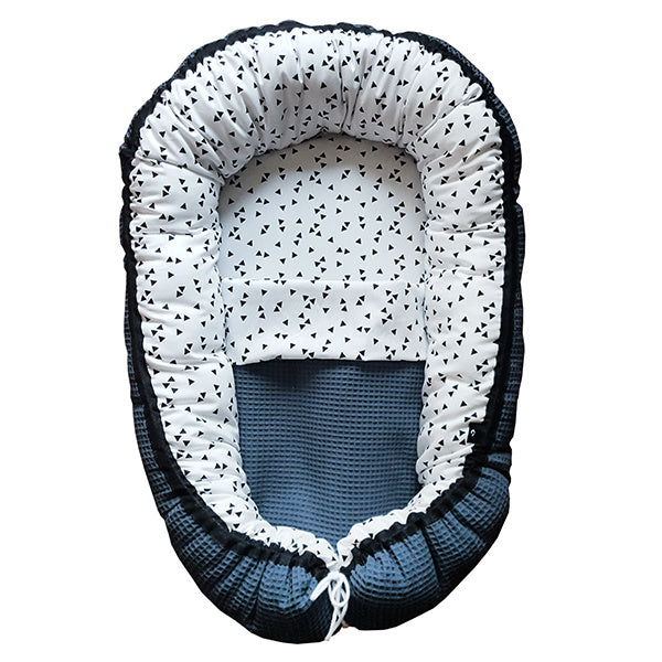 Babynestje wafelstof donker oud blauw - triangel