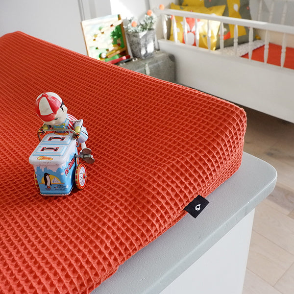 Aankleedkussenhoes babykamer wafelstof terracotta rood (roest) - basic