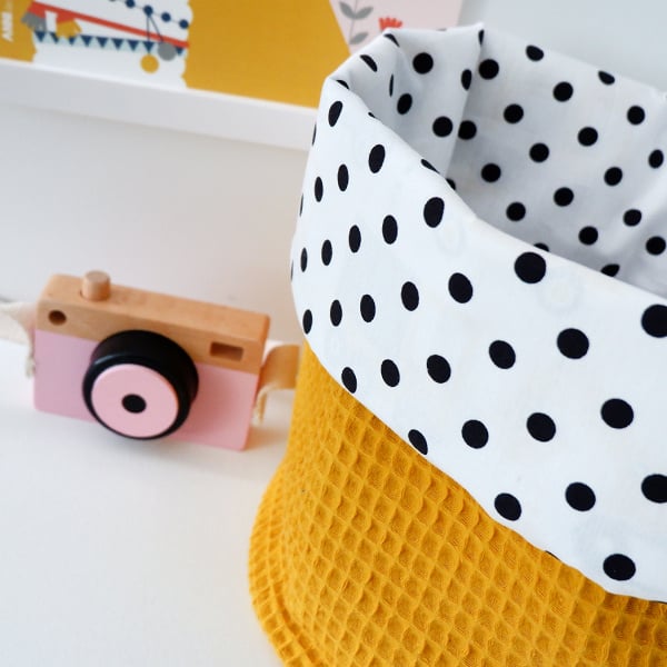 Commodemandje wafelstof okergeel - stippen