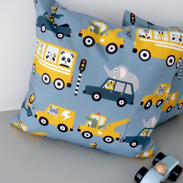 Kussen auto voertuigen kinderkamer dieren onderweg - jeansblauw