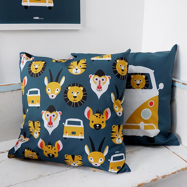 Kussen kinderkamer safari jungle dieren - donker blauw + okergeel