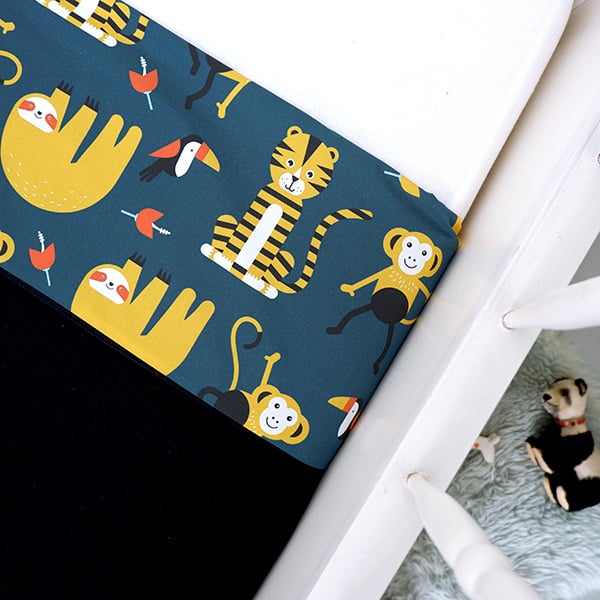 Ledikantdeken jungle donkerblauw - wafelstof zwart