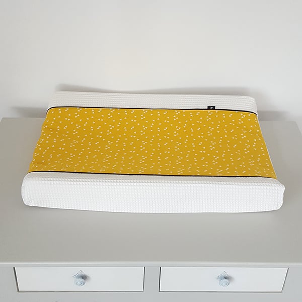 Aankleedkussenhoes wafelstof wit - oker triangel