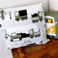 Kussen XL kinderkamer - auto voertuigen olijfgroen