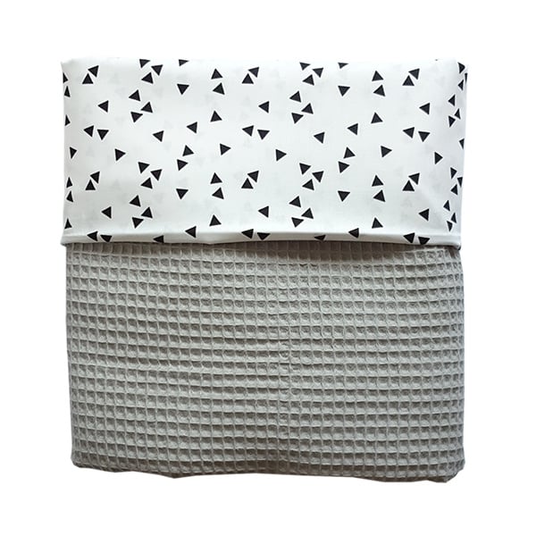 Wiegdeken wafelstof oud blauw - zwartwit triangel