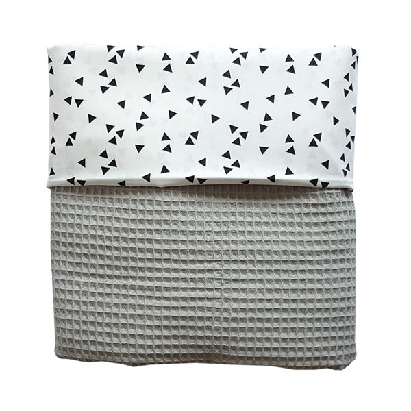 Wiegdeken wafelstof oker - zwartwit triangel