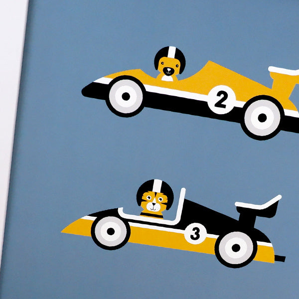 Poster Raceauto kinderkamer - jeans blauw & oker geel - A4 formaat