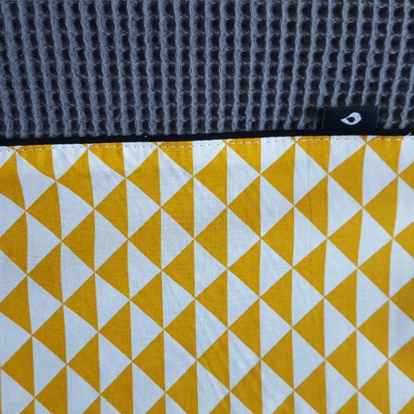 Aankleedkussenhoes wafelstof donkergrijs - oker driehoek