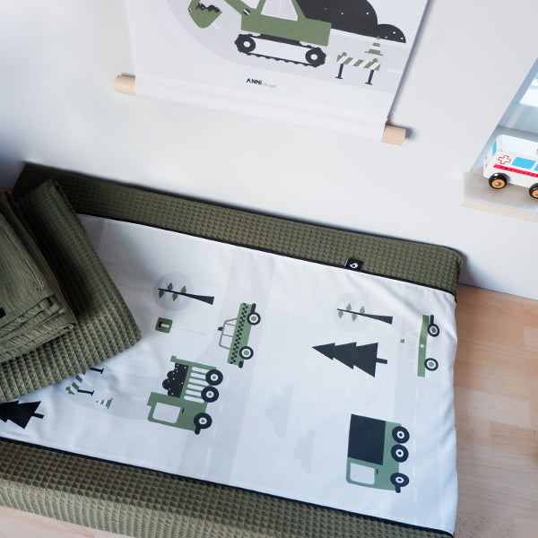 Babykamer aankleding en decoratie set - Voertuigen olijfgroen (met hang- of plafondlamp)