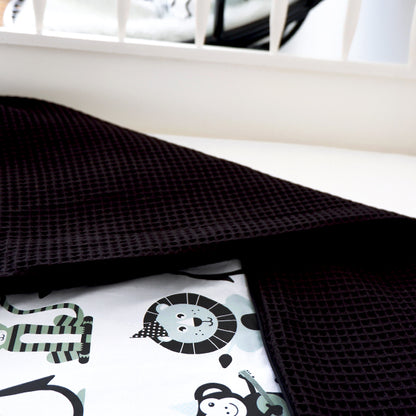 Ledikantdeken Feestbeesten mint - wafelstof zwart SALE