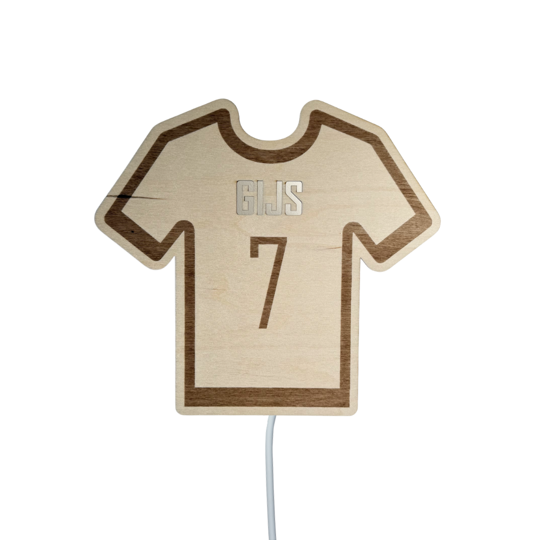 Houten wandlamp voetbalshirt - gepersonaliseerd met naam en rugnummer