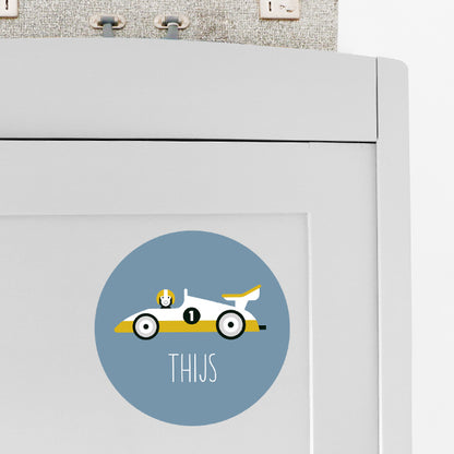 Deursticker rond Raceauto met naam - jeans blauw
