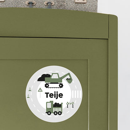 Deursticker rond Graafmachine met naam - olijf groen