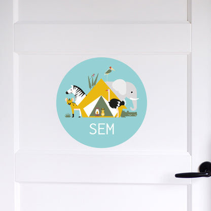 Deursticker rond Tent Wildlife met naam - licht blauw