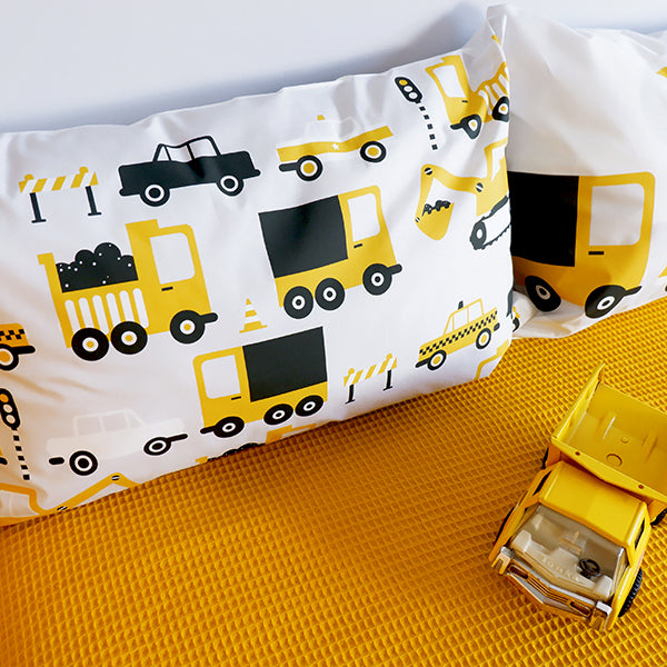 Kussen L kinderkamer Graafmachine en Vrachtwagen - oker geel (inclusief binnenkussen)
