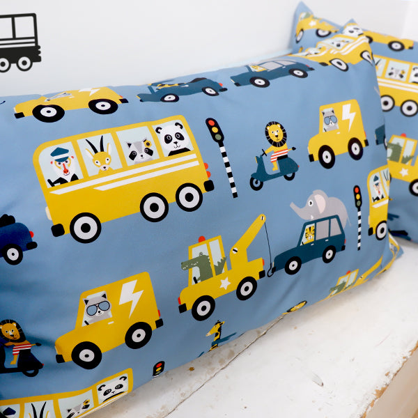 Kussen L kinderkamer Dieren in Bus en op Scooter - jeans blauw (inclusief binnenkussen)